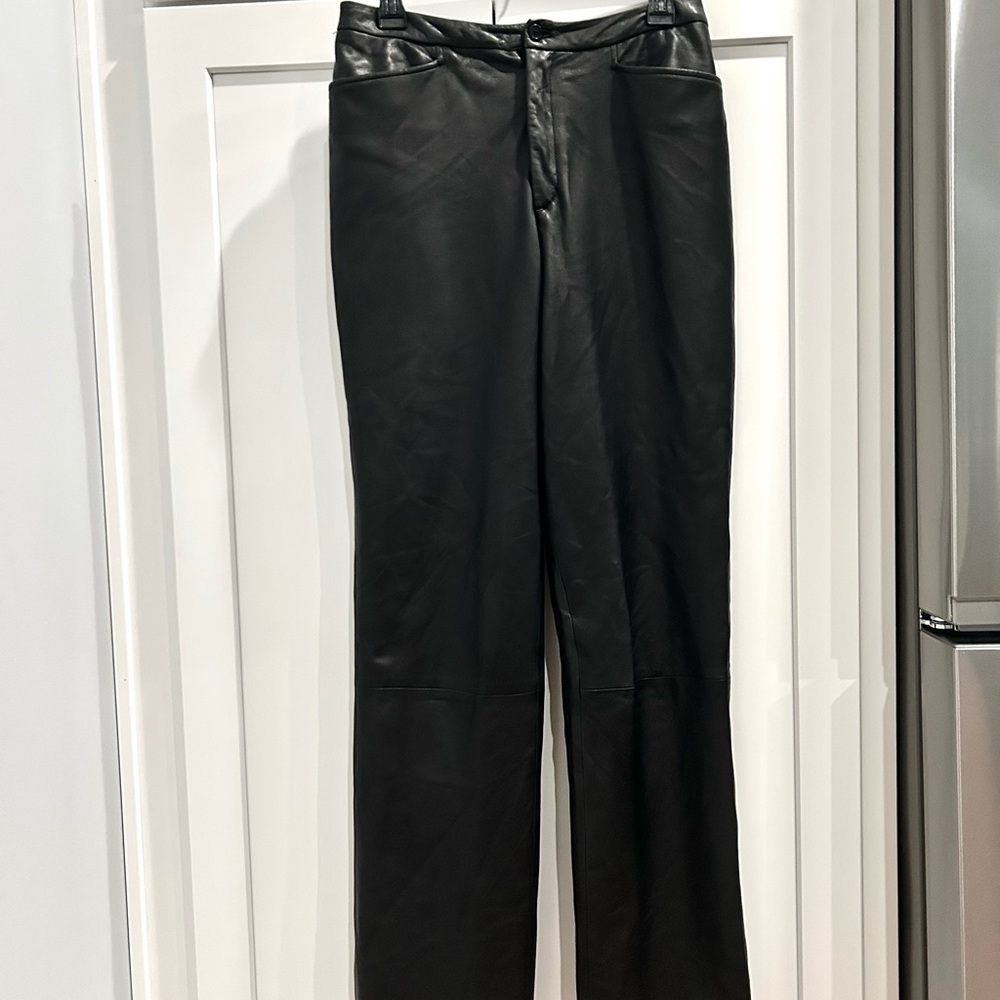 Super soft leather Women size 8 Ellen Tracy Black Leather Pants. 30.5” inseam